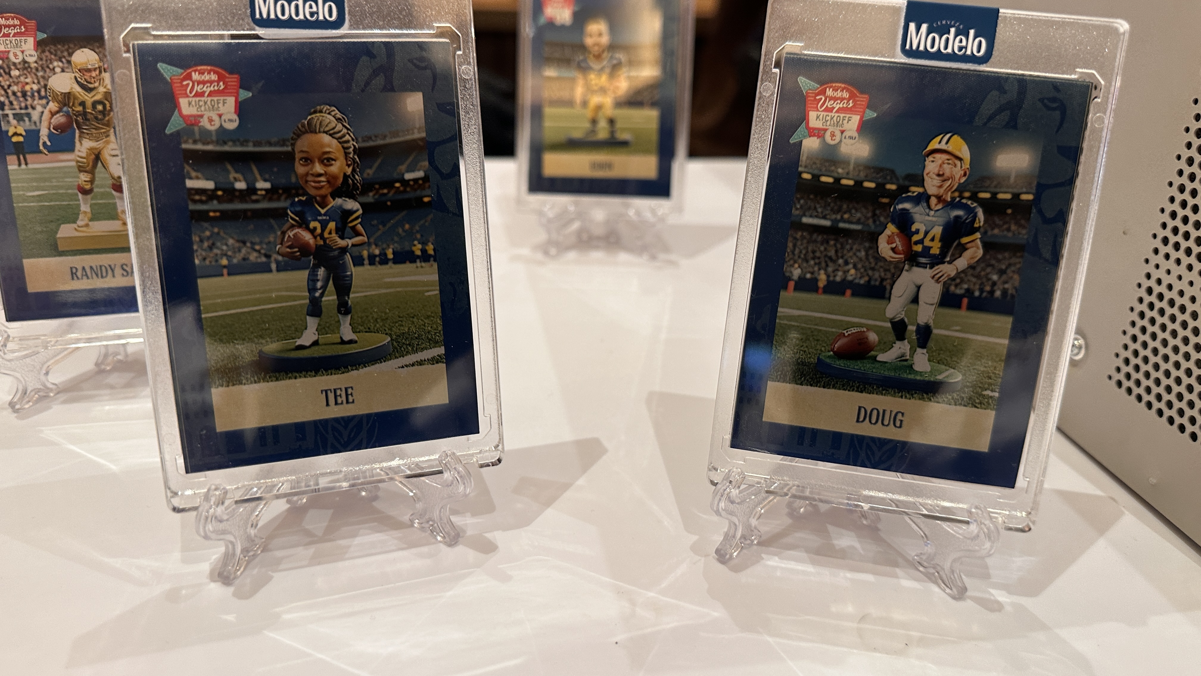 Modelo card display · GenAI Trading Cards example