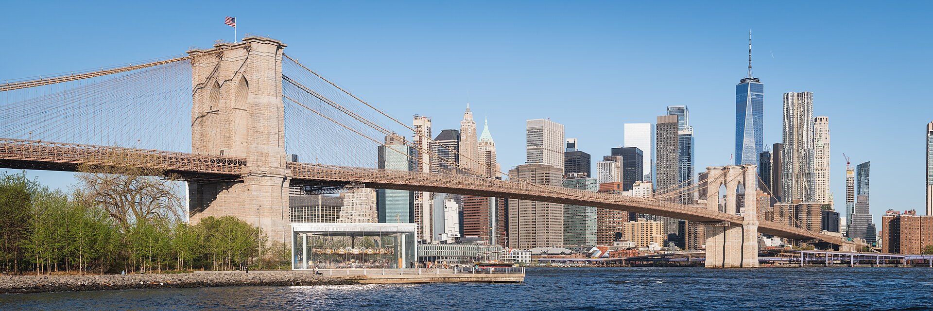 Brooklyn Bridge and the Lower Manhattan skyline from Pebble Beach